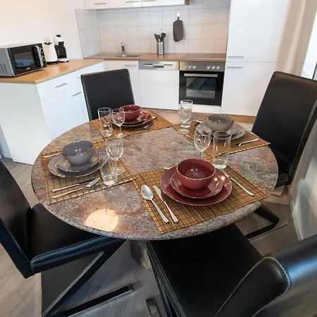 Agrimonia - Moebilierte Mit Balkon Davos