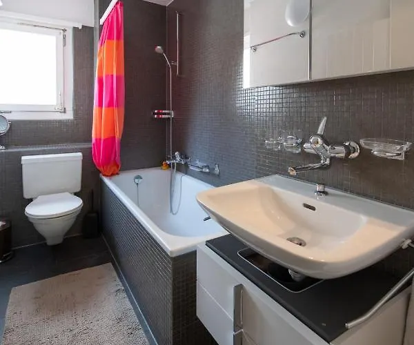 Agrimonia - Moebilierte Mit Balkon Apartment