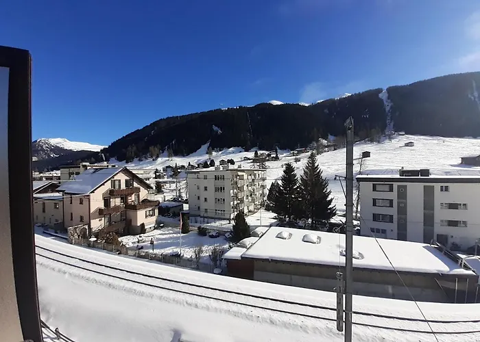 Agrimonia - Moebilierte Mit Balkon Lägenhet Davos