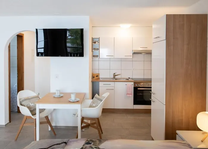 Agrimonia - Moebilierte Mit Balkon