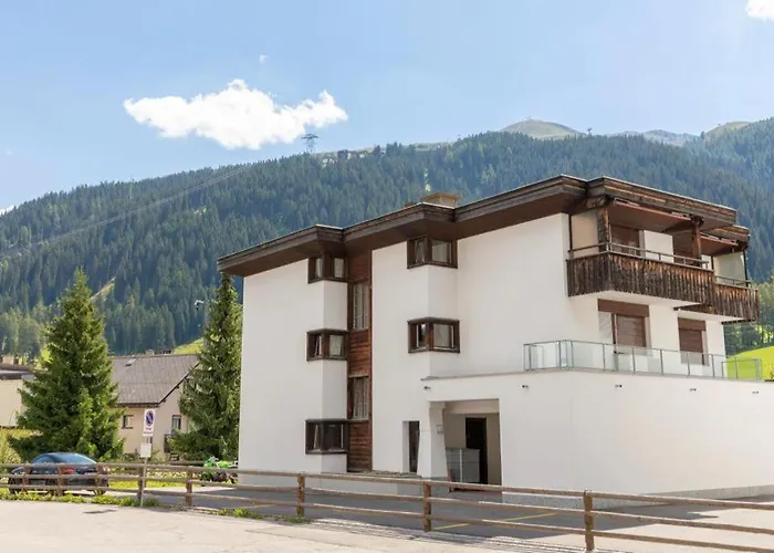 Agrimonia - Moebilierte Mit Balkon Lägenhet Davos