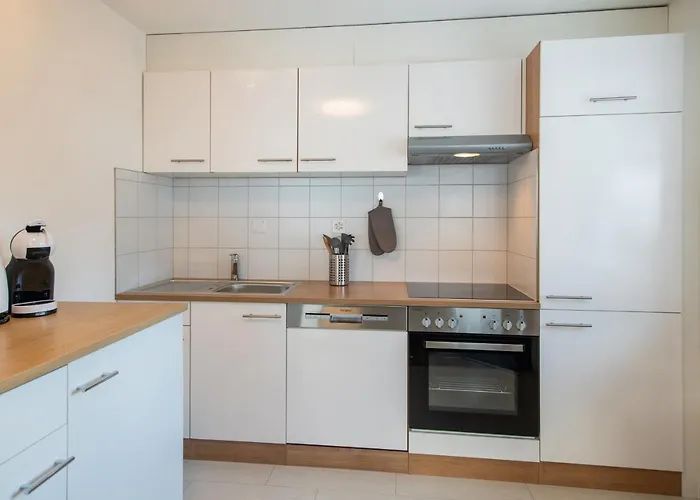 Agrimonia - Moebilierte Mit Balkon Davos