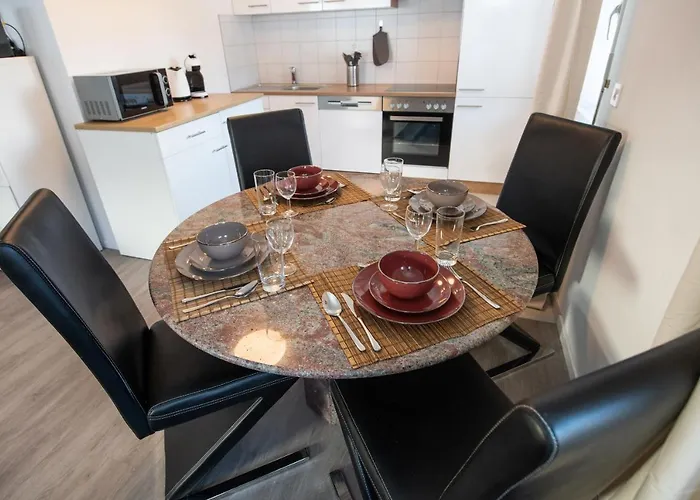 Agrimonia - Moebilierte Mit Balkon Davos