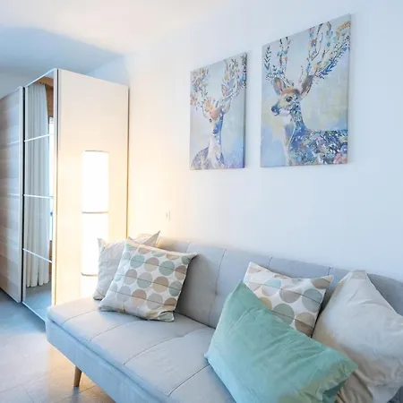 Agrimonia - Moebilierte Mit Balkon Apartamento