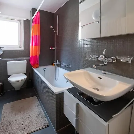 Agrimonia - Moebilierte Mit Balkon Apartamento